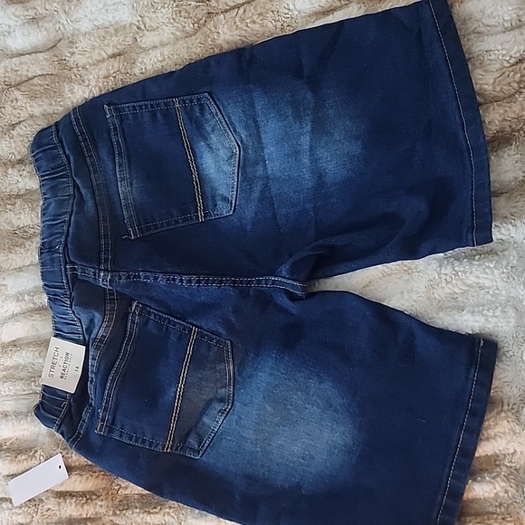 Boys reaction Kenneth Cole shorts - Picture 4 of 4